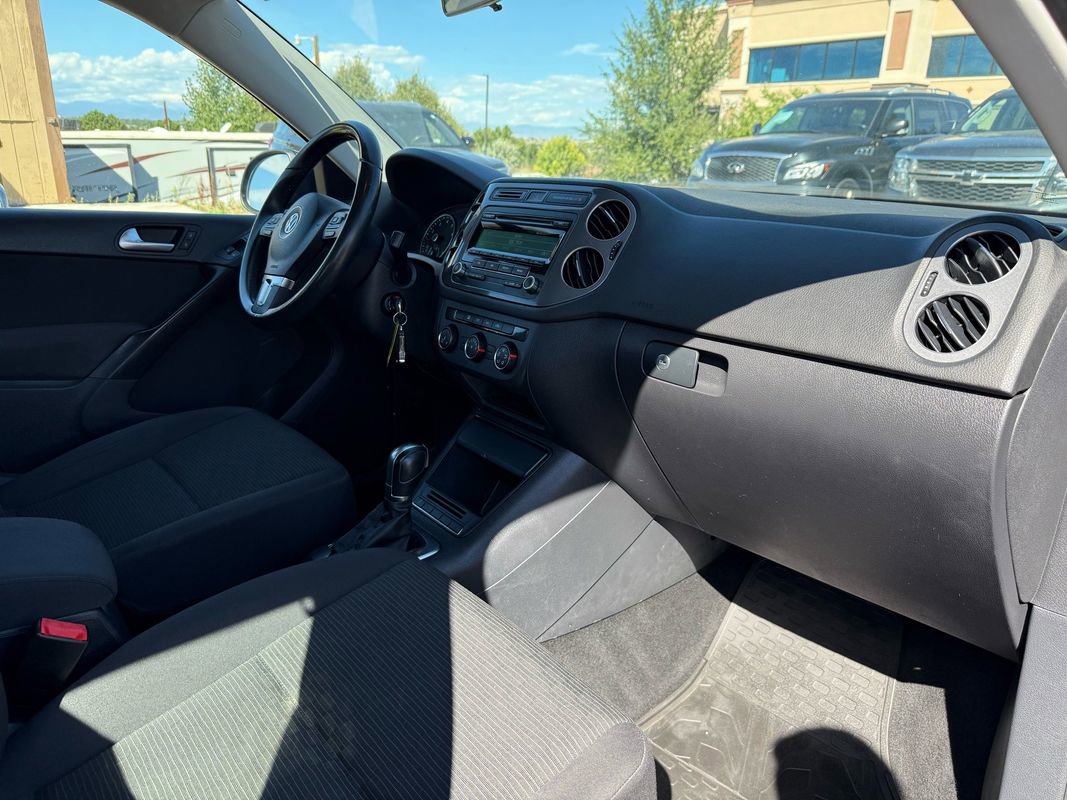 Used 2013 Volkswagen Tiguan S image 28