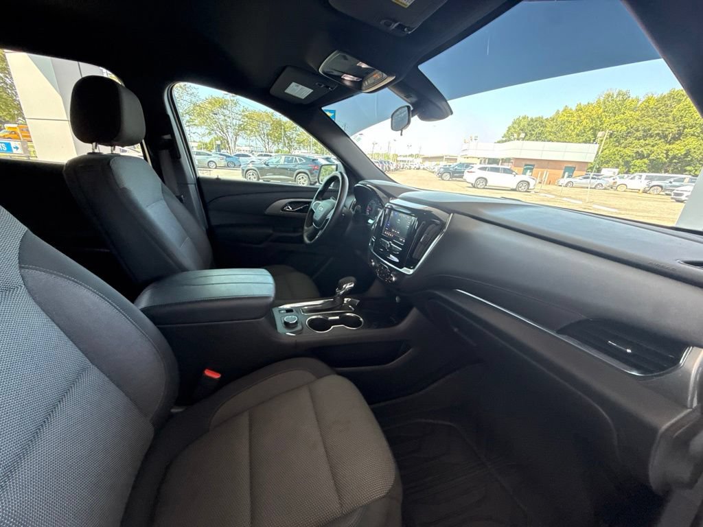 Used 2023 Chevrolet Traverse LT FWD image 33