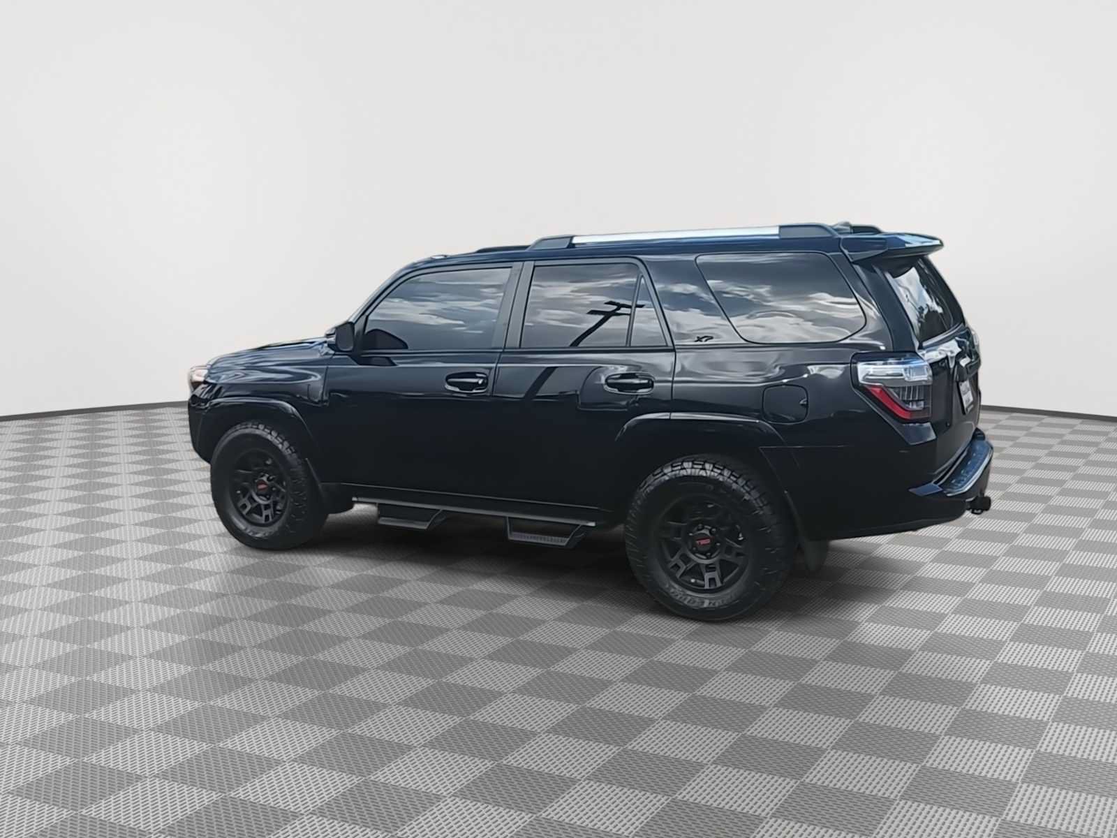 Used 2021 Toyota 4Runner SR5 Premium w/ Moonroof Package RWD image 6