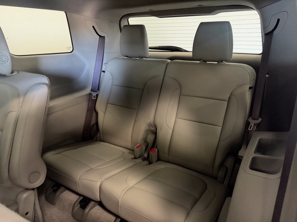 Used 2017 GMC Acadia SLT w/ LPO, Floor Liner Package FWD image 24