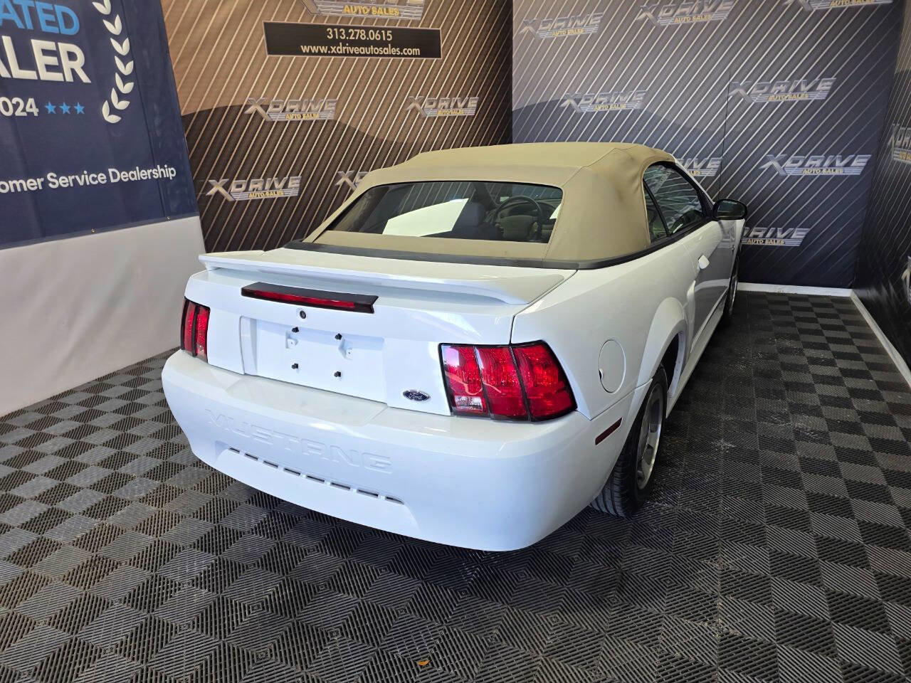 Used 2000 Ford Mustang Base 2dr Convertible RWD image 17