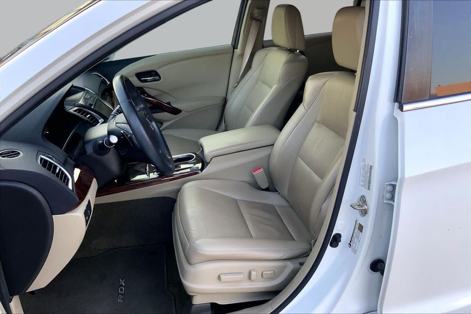 Used 2016 Acura RDX w/ Tech & AcuraWatch Plus Pack FWD image 8