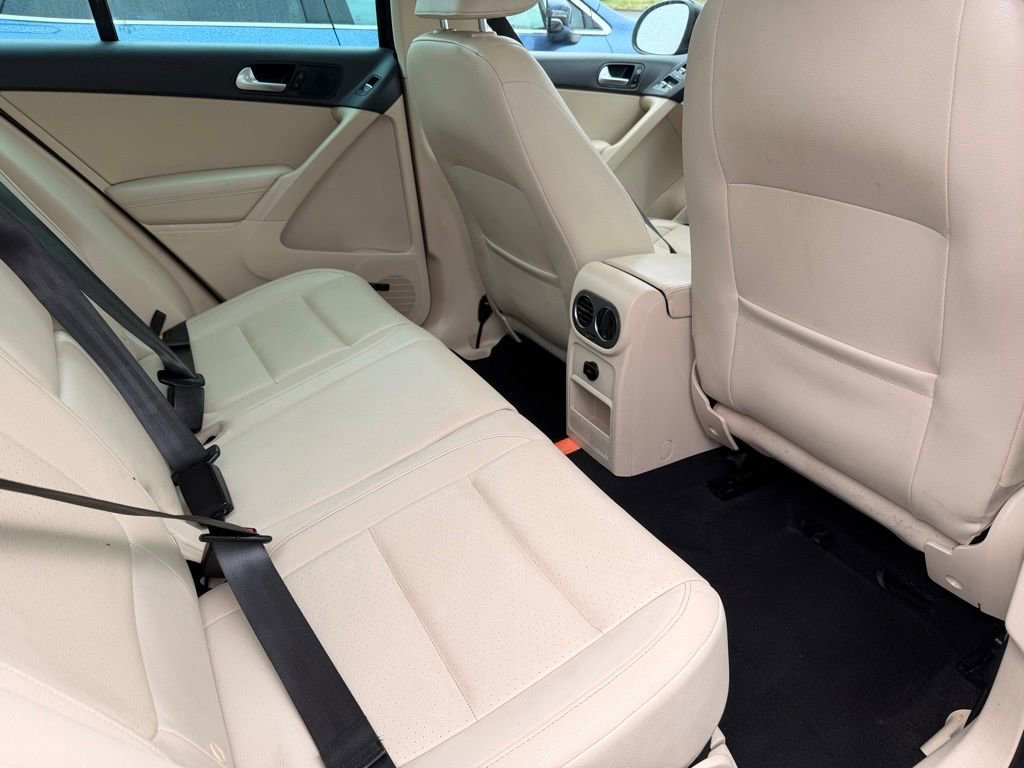 Used 2014 Volkswagen Tiguan SEL AWD/4WD image 23