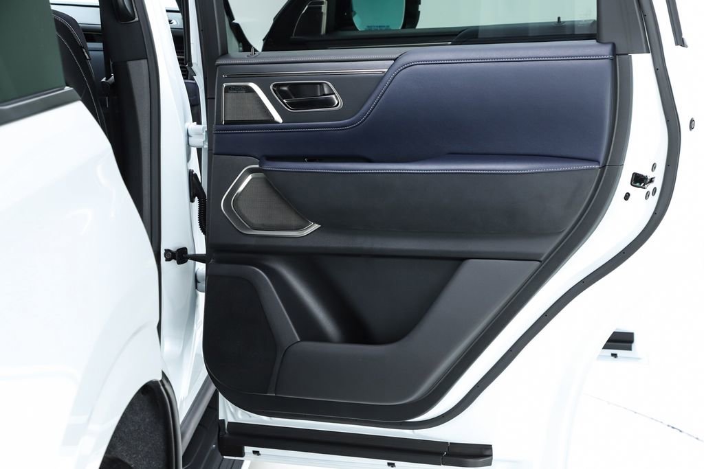 New 2026 INFINITI QX80 4WD image 32