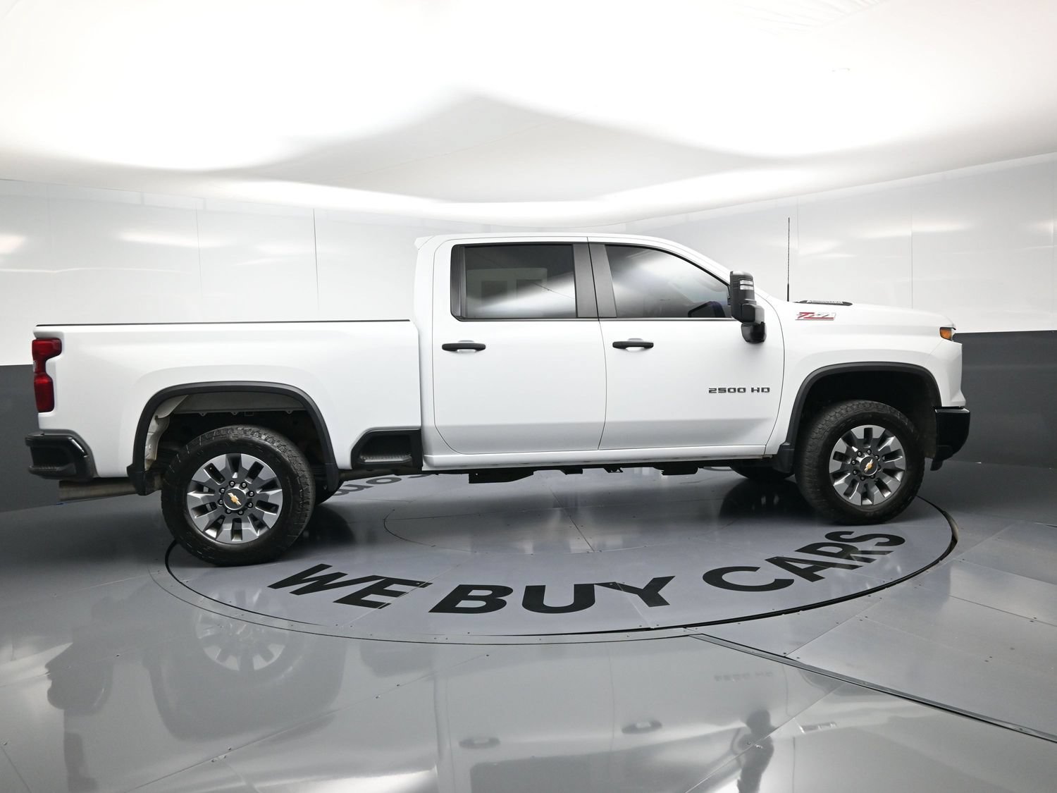 Used 2024 Chevrolet Silverado 2500 Custom w/ Custom Value Package AWD/4WD image 10