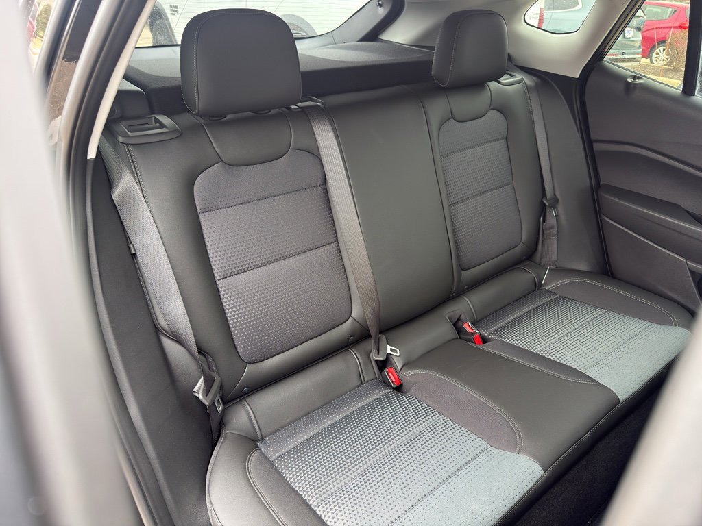 Used 2025 Chevrolet Trax LT w/ Driver Confidence Package image 39