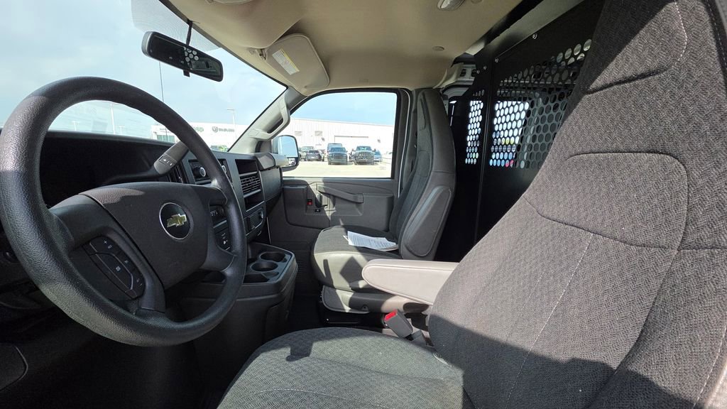 Used 2024 Chevrolet Express 2500 w/ Driver Convenience Package image 11