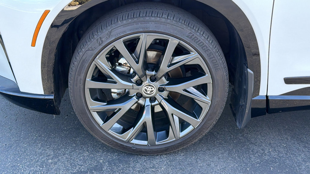 Certified 2025 Toyota Crown Signia w/ Advanced Technology Package image 9