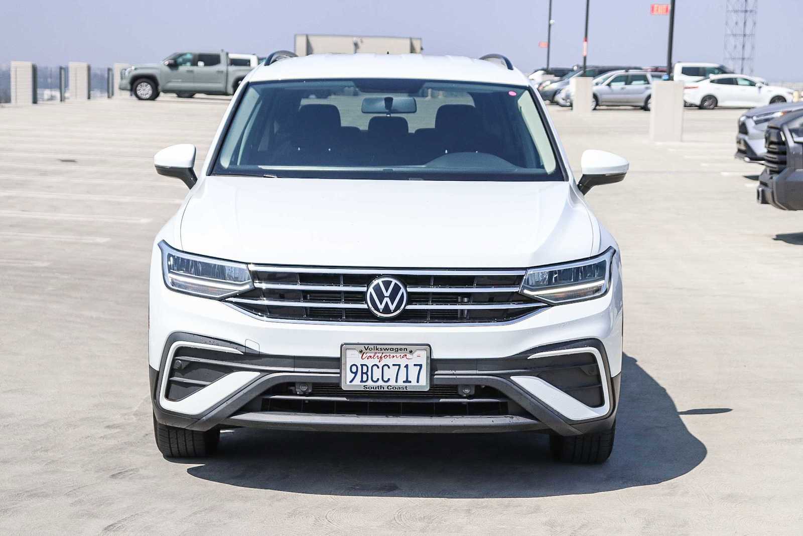 Used 2022 Volkswagen Tiguan S image 2