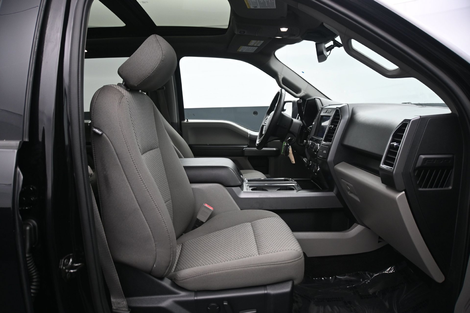 Used 2019 Ford F150 XLT w/ Equipment Group 302A Luxury AWD/4WD image 13