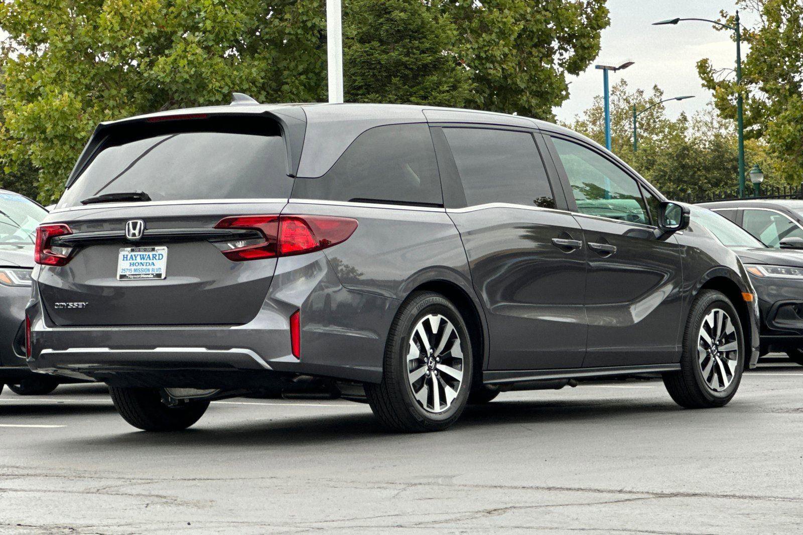 New 2026 Honda Odyssey EX-L image 3
