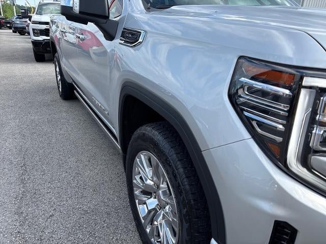 Used 2022 GMC Sierra 1500 Denali w/ Technology Package AWD/4WD image 17