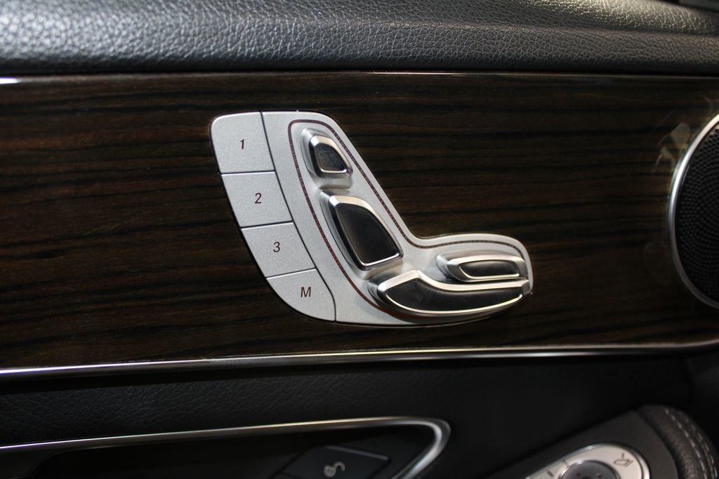 Used 2019 Mercedes-Benz C 300 Sedan image 36