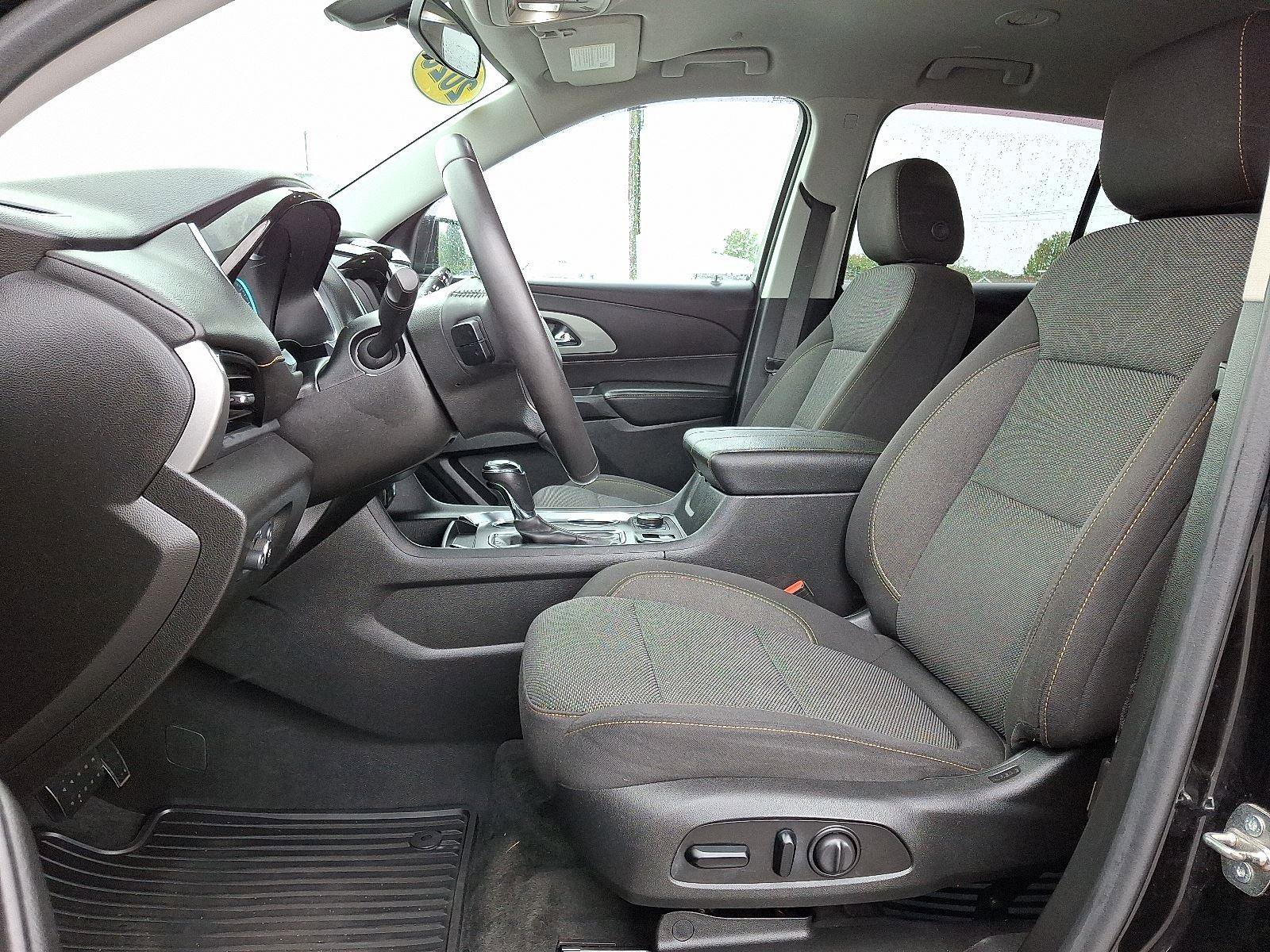 Used 2020 Chevrolet Traverse LT image 15