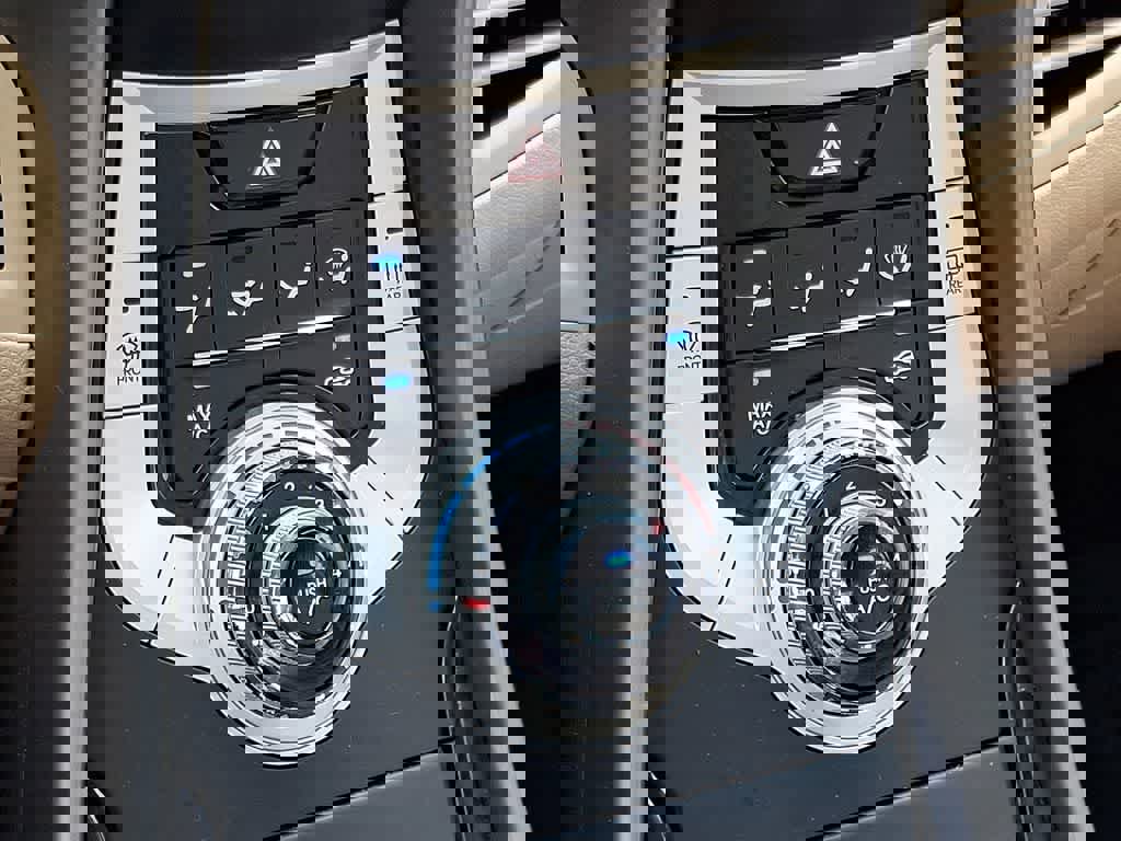 Used 2012 Hyundai Elantra GLS w/ Preferred Pkg 3 FWD image 17