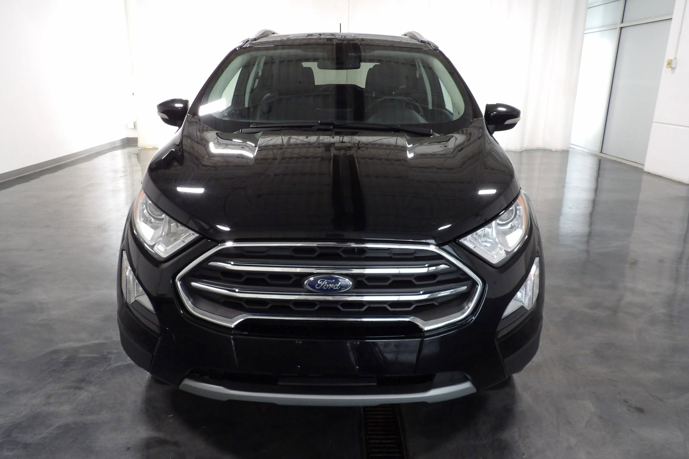 Used 2021 Ford EcoSport Titanium image 2