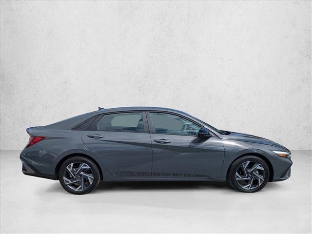 Certified 2025 Hyundai Elantra Sport image 4