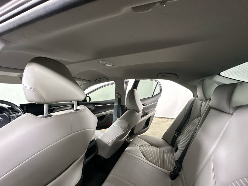 Used 2023 Toyota Camry SE FWD image 13