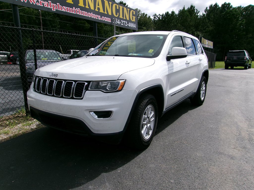 Used 2018 Jeep Grand Cherokee Laredo image 3
