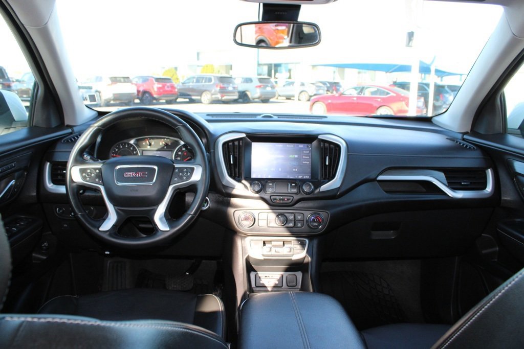 Used 2024 GMC Terrain SLT image 23