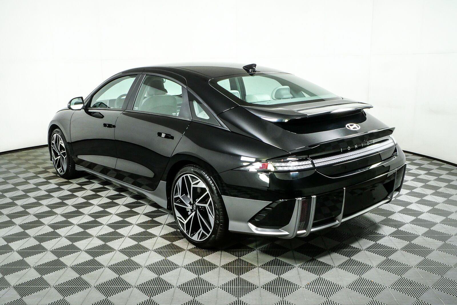 Used 2023 Hyundai Ioniq 6 SEL w/ Cargo Package RWD image 28