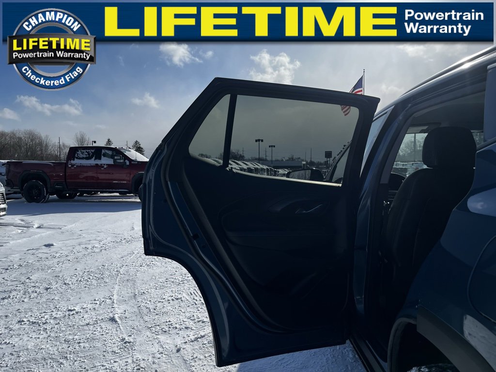 Used 2024 GMC Terrain SLT image 29