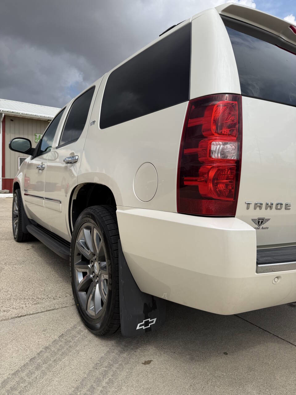 Used 2011 Chevrolet Tahoe LTZ image 3
