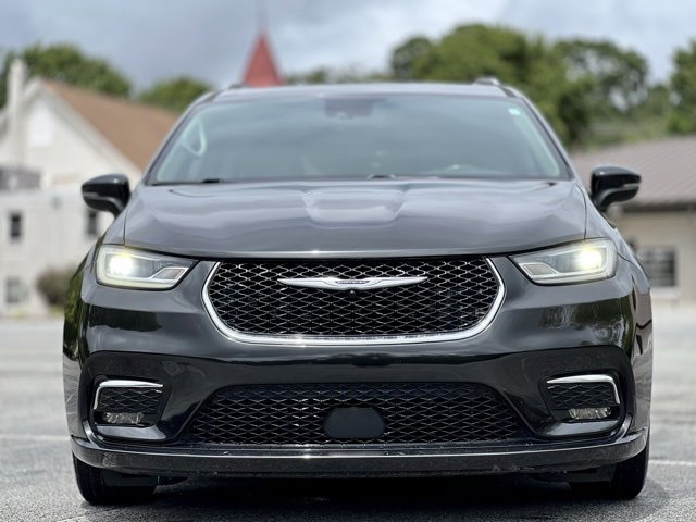 Used 2021 Chrysler Pacifica Touring-L image 2