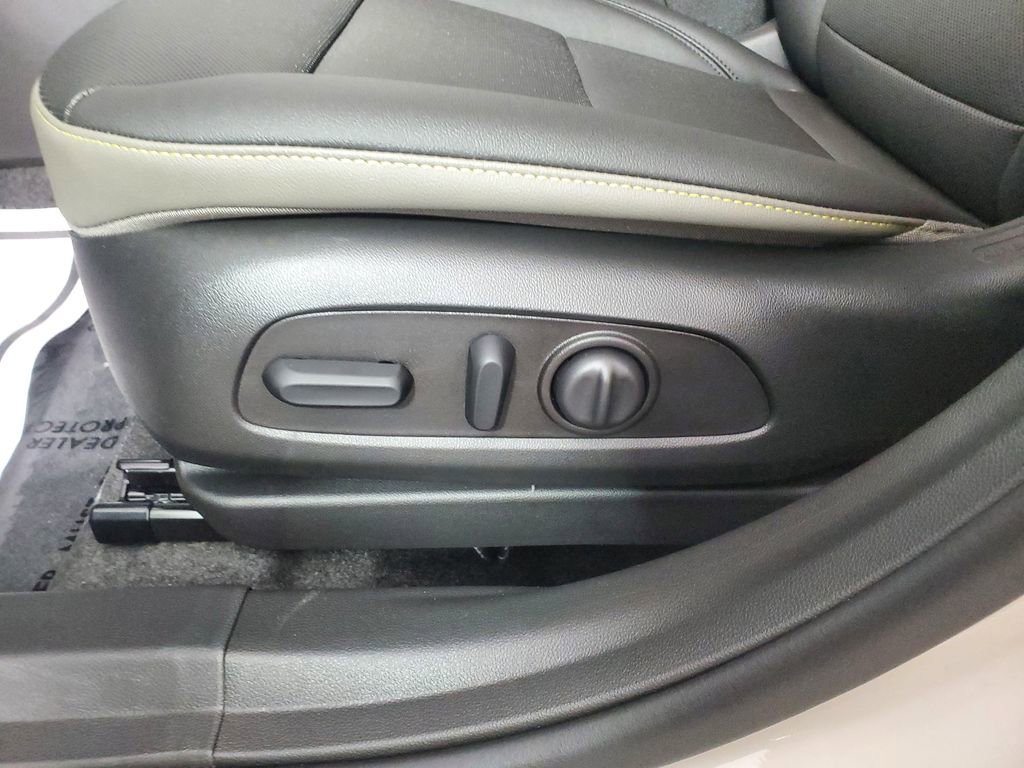 New 2026 Chevrolet Trax ACTIV w/ Driver Confidence Package FWD image 11