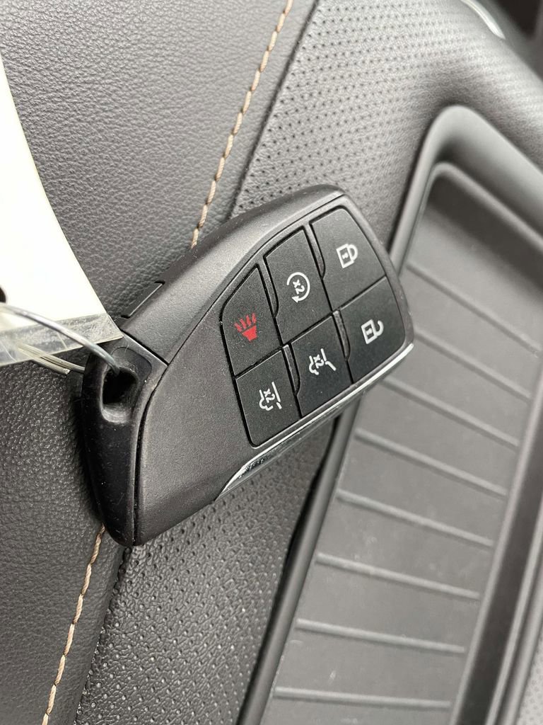 Used 2023 GMC Yukon AT4 AWD/4WD image 42
