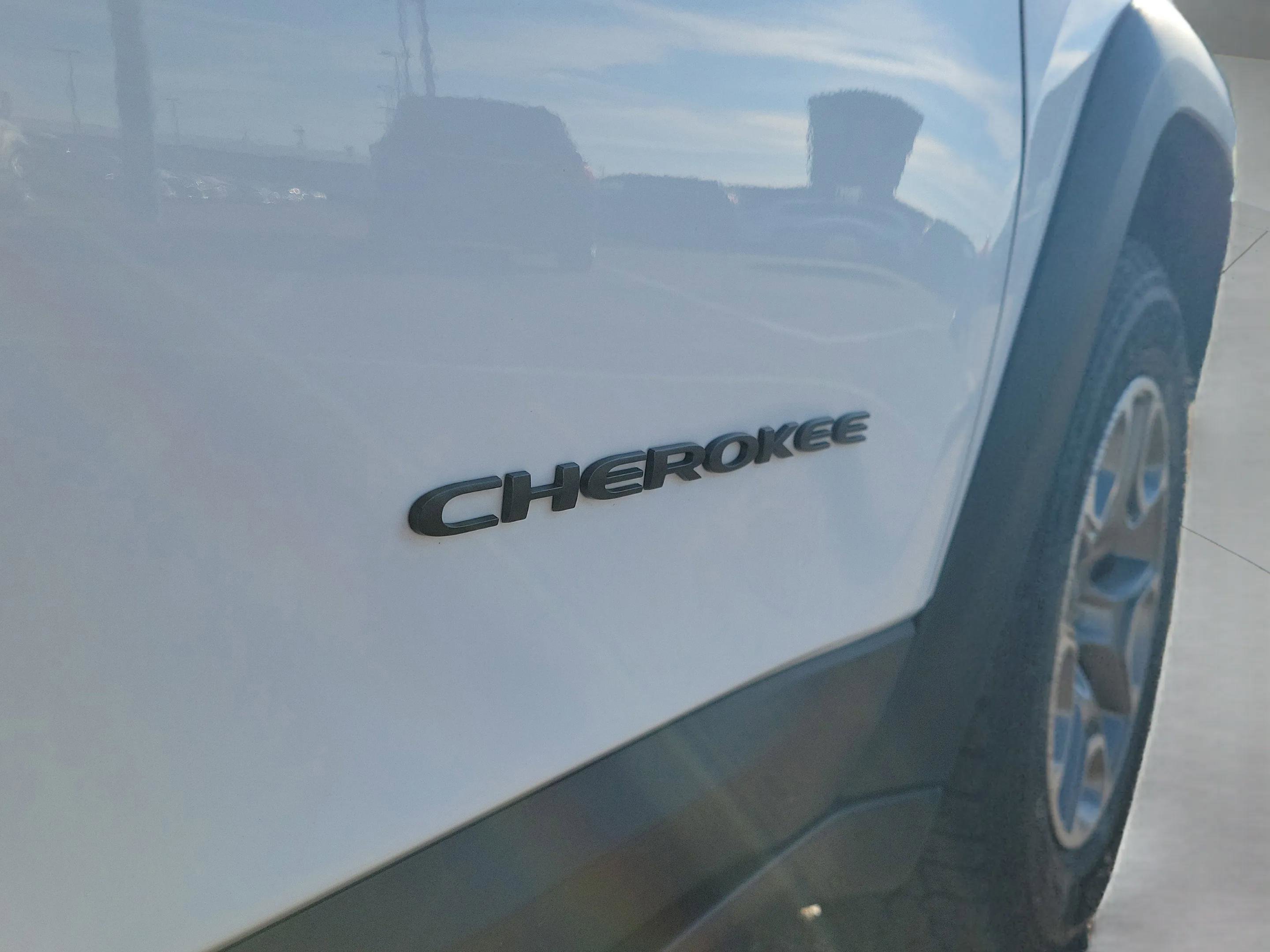 Used 2021 Jeep Cherokee Trailhawk w/ Comfort/Convenience Group image 27