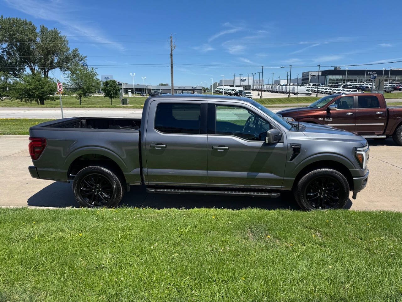 Used 2025 Ford F150 Lariat AWD/4WD image 6
