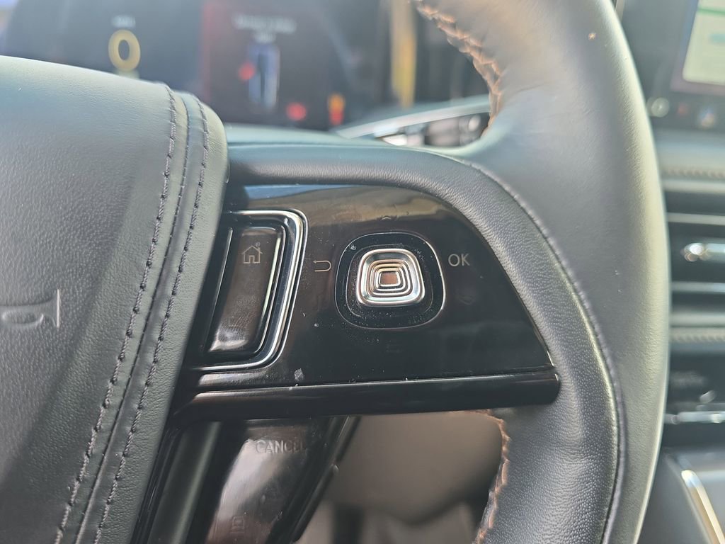 Used 2025 Lincoln Aviator 2WD image 20