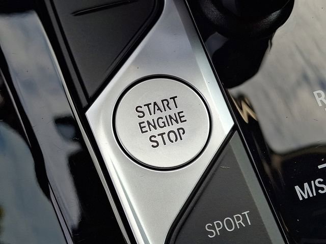 Used 2025 BMW X4 M40i w/ Premium Package image 25