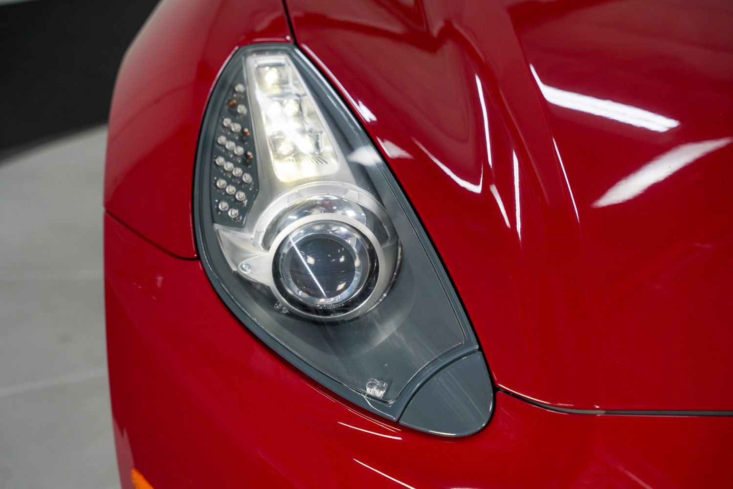 Used 2010 Ferrari California RWD image 11