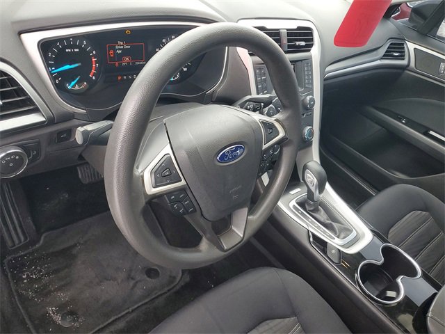 Used 2016 Ford Fusion SE image 12