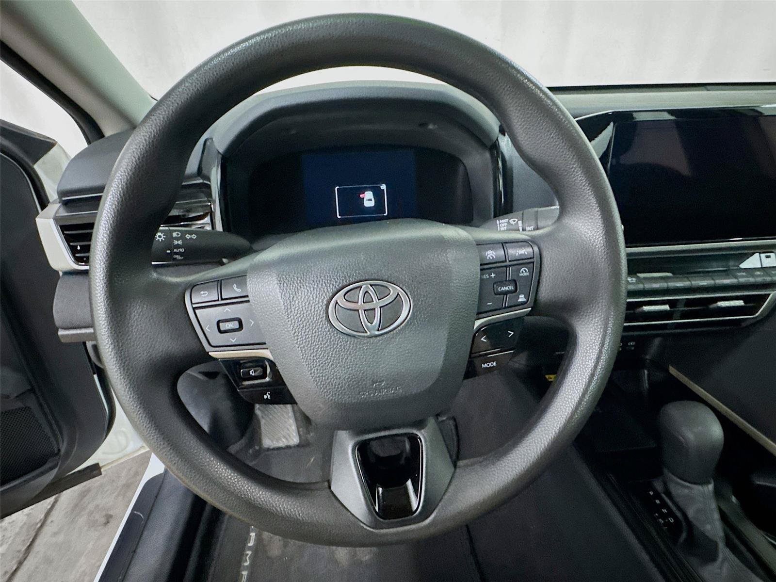 Used 2025 Toyota Camry LE w/ Convenience Package FWD image 18