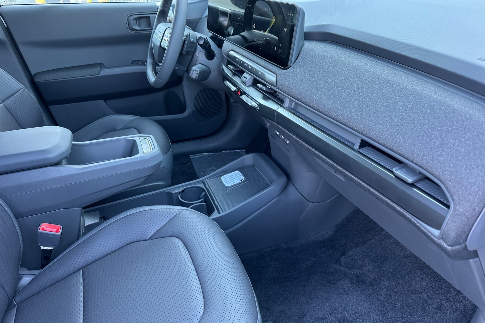 New 2027 Kia EV3 Wind FWD image 16