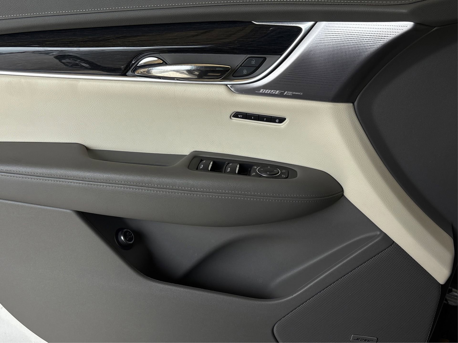 Used 2020 Cadillac XT6 Premium Luxury image 21