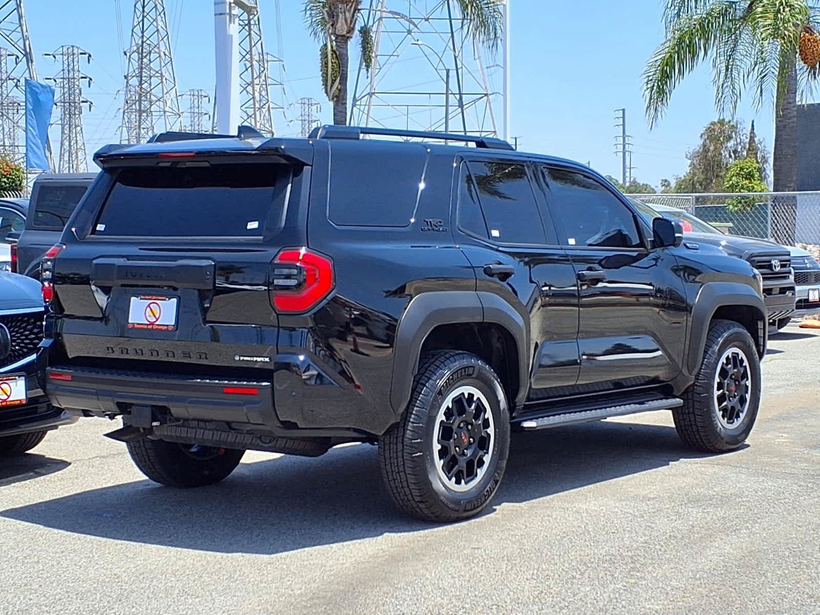 Certified 2025 Toyota 4Runner TRD Off-Road Premium AWD/4WD image 4