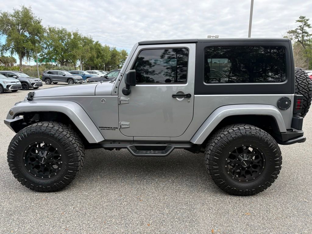 Used 2017 Jeep Wrangler Sahara image 15