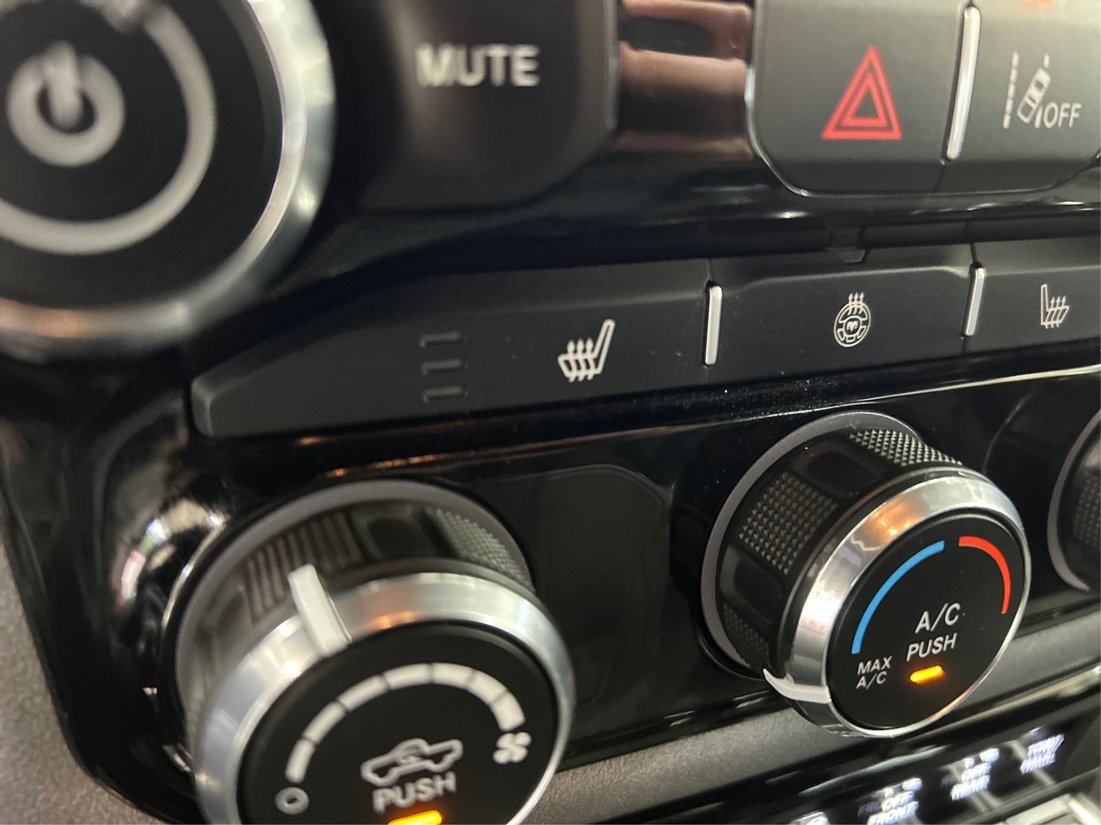Used 2025 RAM 1500 Big Horn AWD/4WD image 34