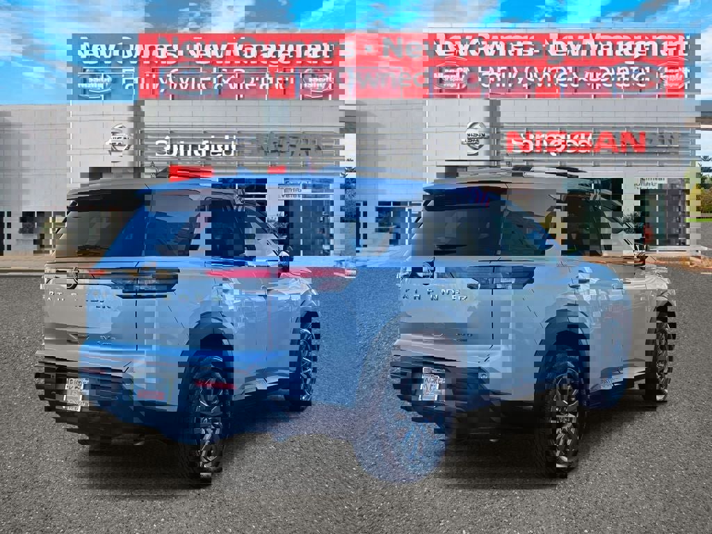 Used 2024 Nissan Pathfinder SV image 5