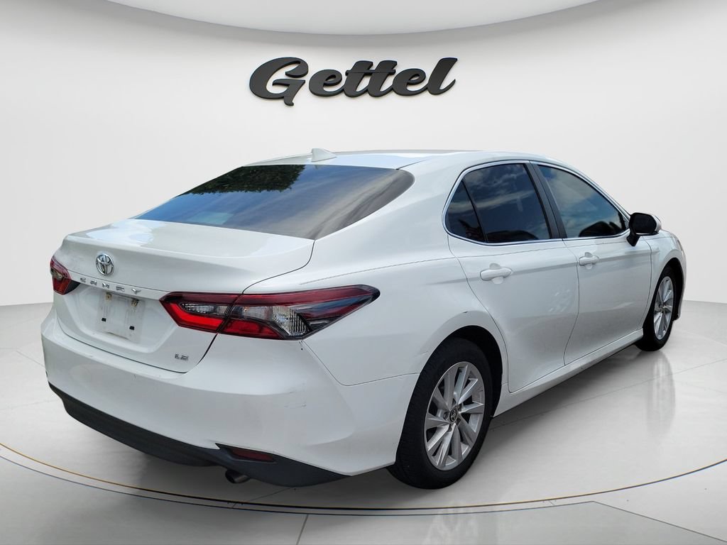 Used 2021 Toyota Camry LE w/ Convenience Package FWD image 3