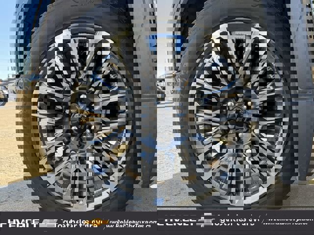 Used 2023 GMC Sierra 1500 Denali Ultimate image 10