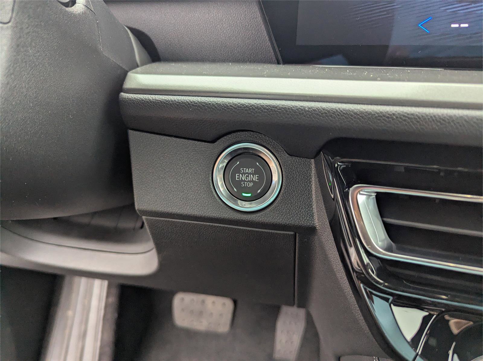 New 2026 Chevrolet Traverse LT image 16