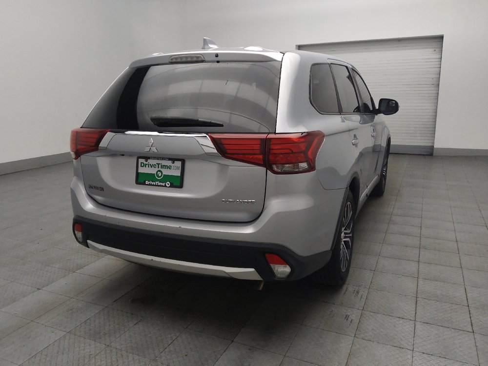 Used 2017 Mitsubishi Outlander SE image 9