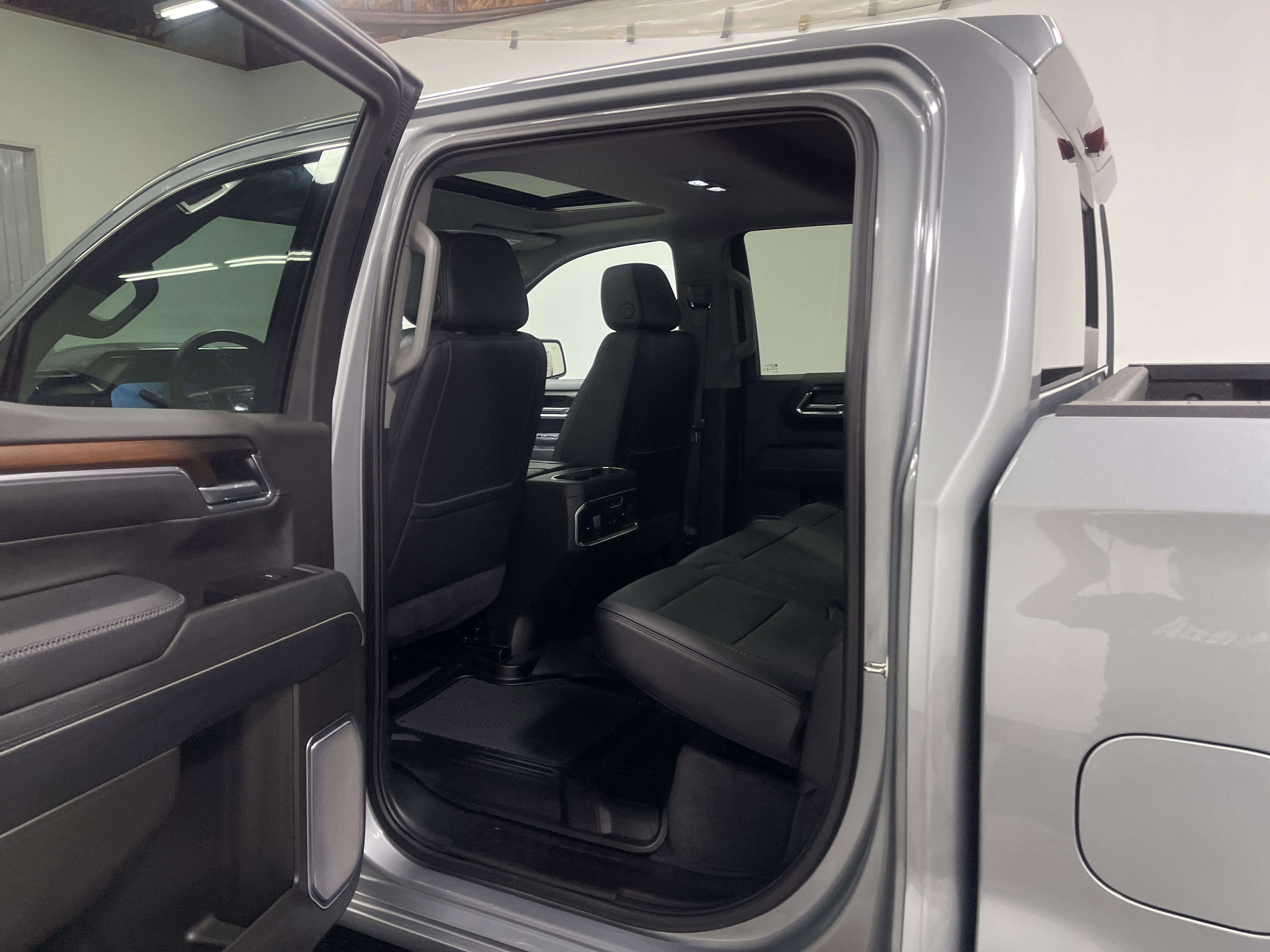 Used 2025 GMC Sierra 1500 Denali w/ Denali Reserve Package image 13