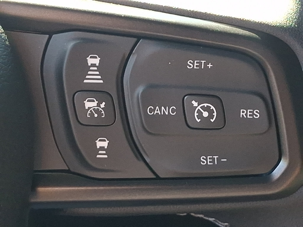 Used 2025 Jeep Wrangler Unlimited Rubicon w/ Convenience Group AWD/4WD image 22
