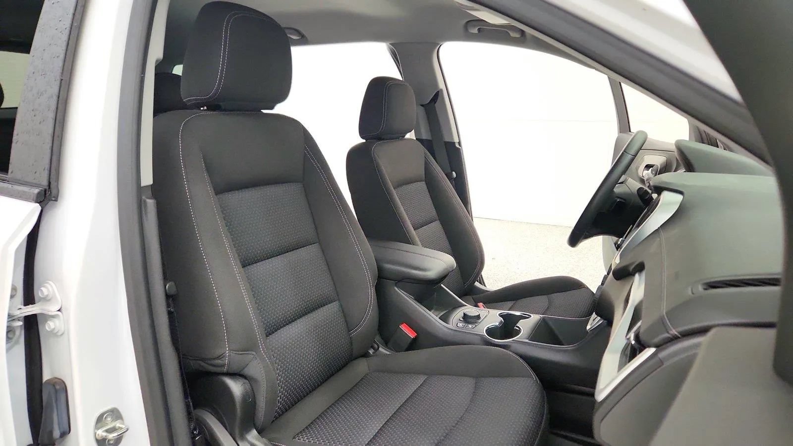 Used 2024 GMC Terrain SLE w/ Driver Convenience Package FWD image 31
